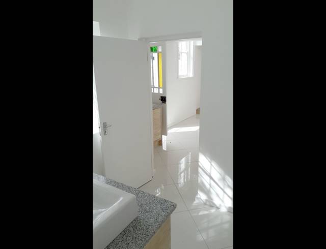 2 bed property to rent in OBSERVATORY